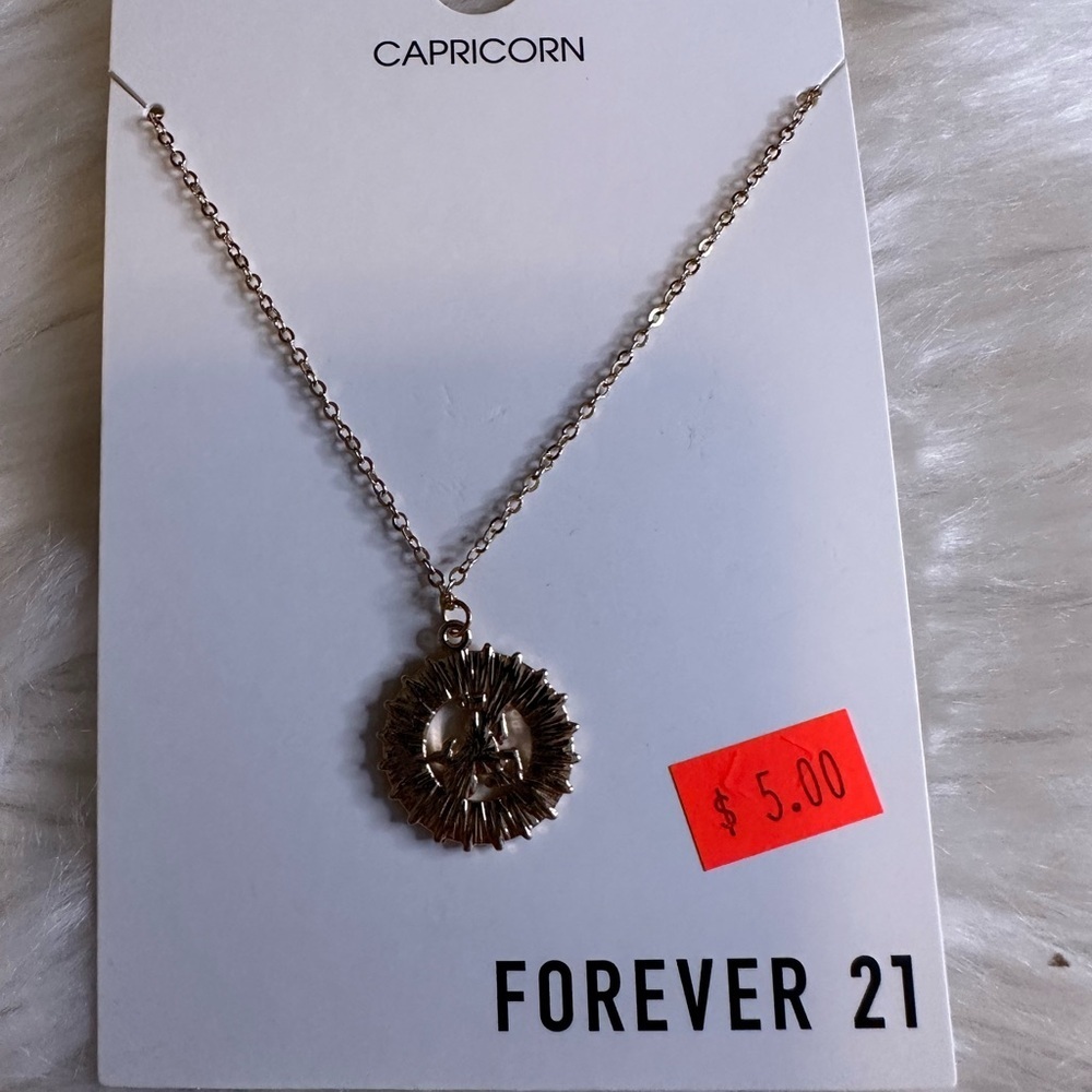🩷5/$10 Forever 21 Gold Zodiac Pendant Necklace
